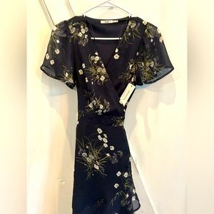 Francesca’s Navy Floral Short Sleeve Dress